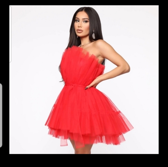 Pretty Red mini dress - Picture 2 of 3